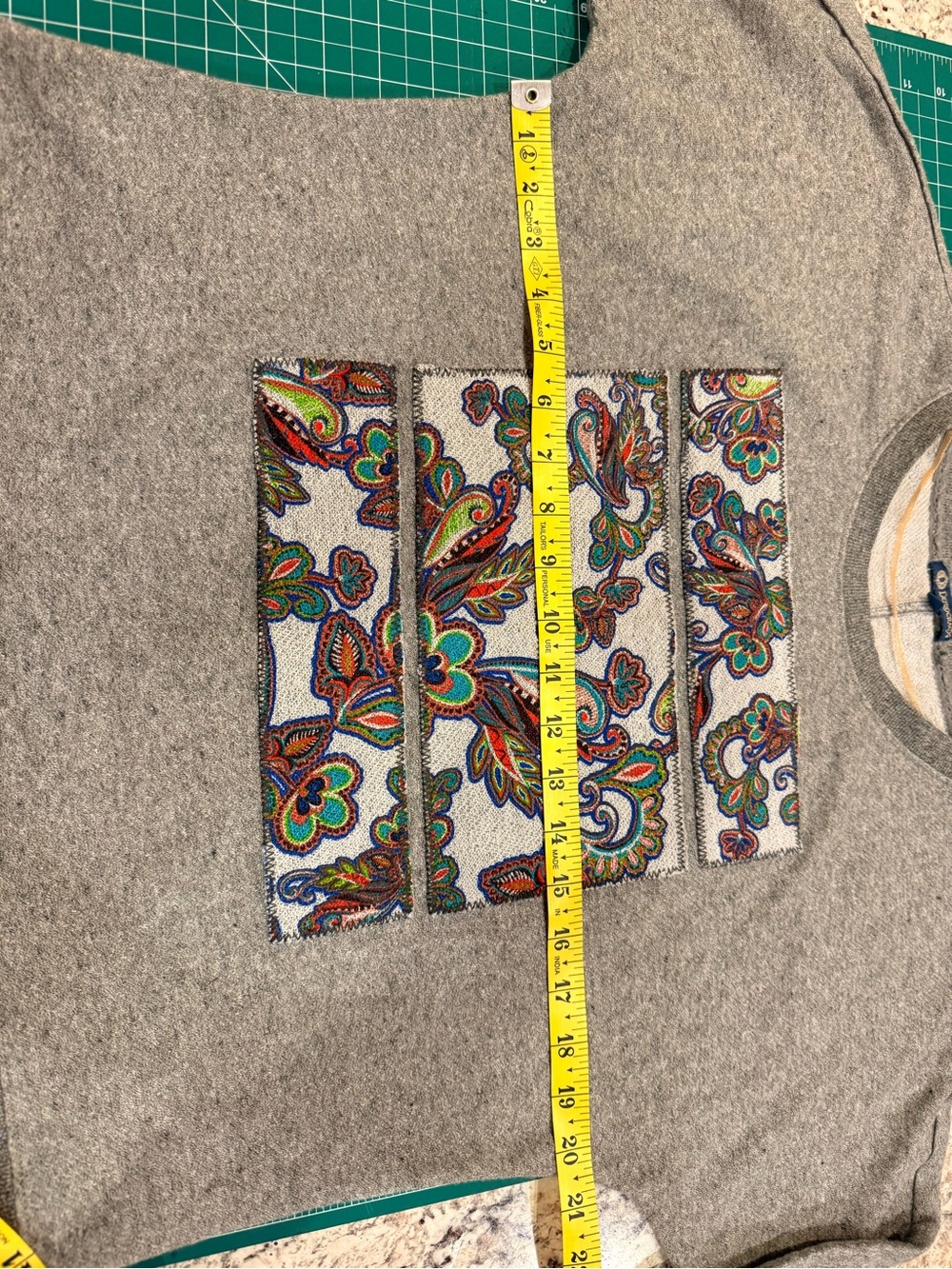 Democracy Paisley Appliqué Sweatshirt Top Large Gray - Picture 3 of 9